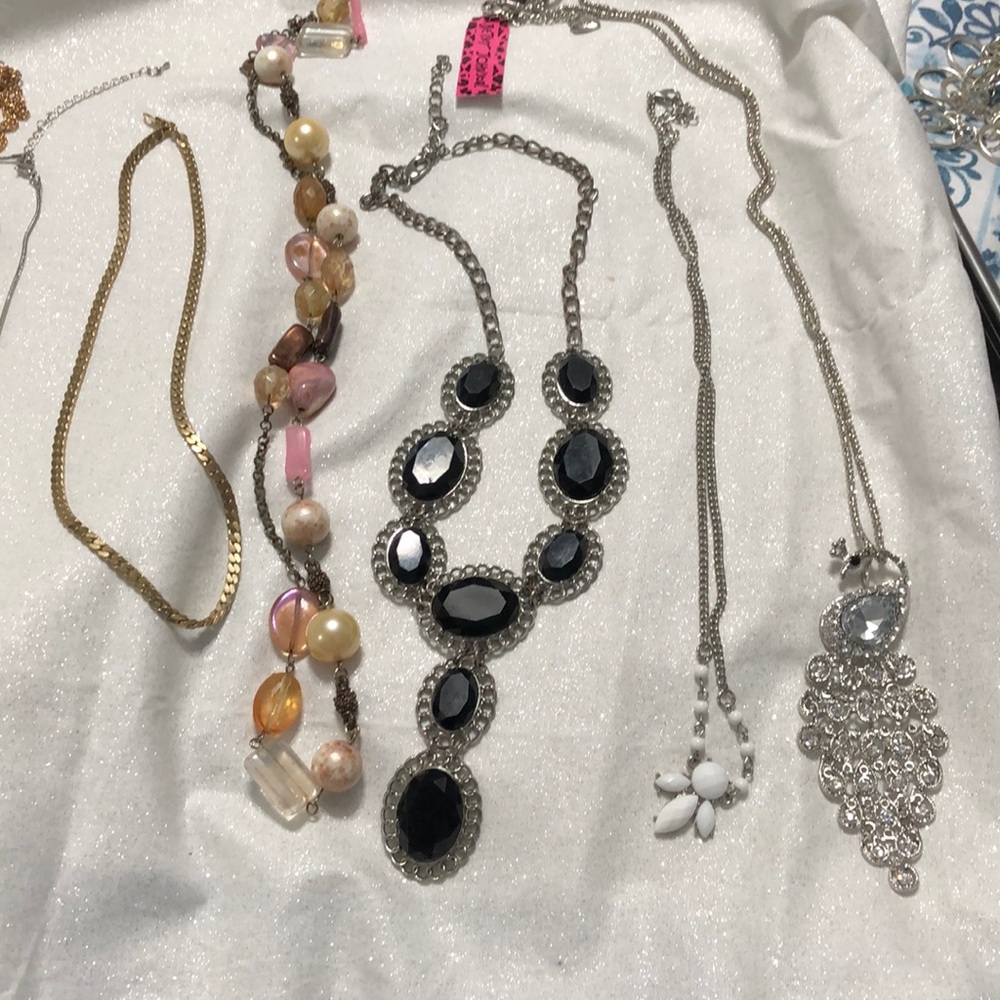 8 fashion necklacesbetsey johnson